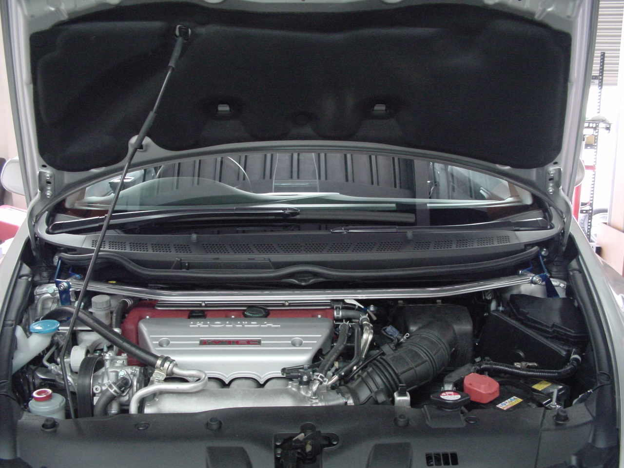 Cusco Strut Bar OS Front FD2 Civic Si *requires moving Clutch reservoir*