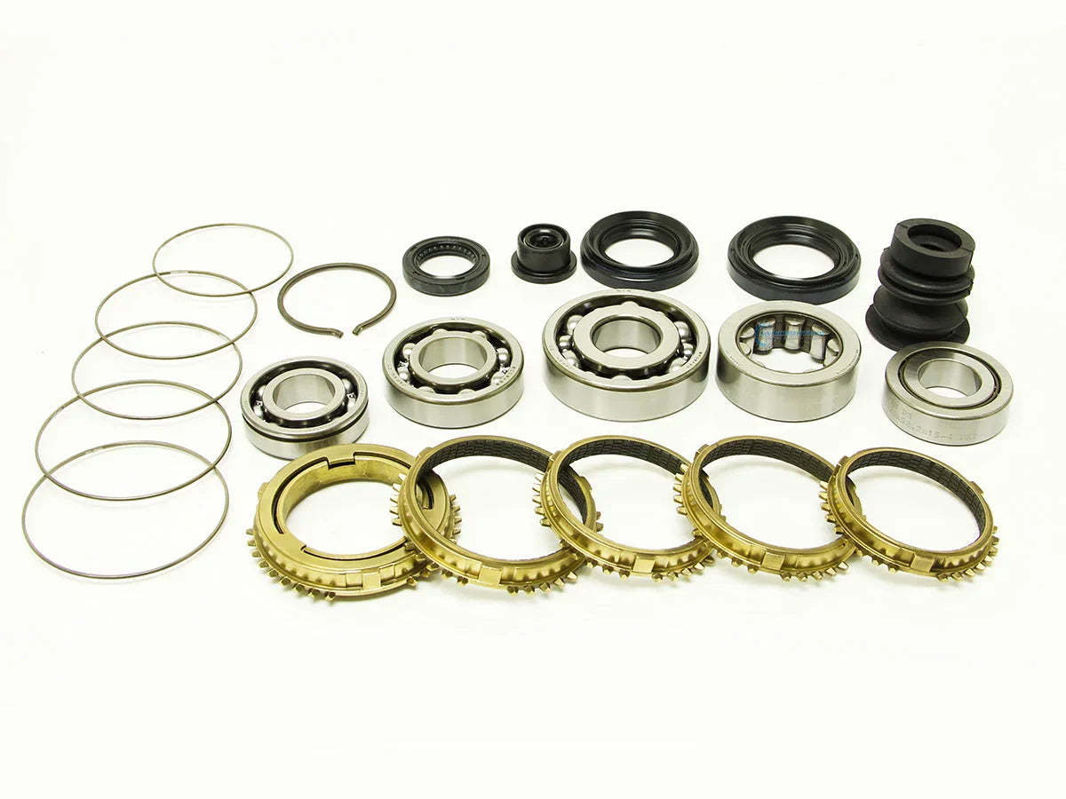 Synchrotech 2001-2005 SLW D17 Civic SOHC Includes: SYN113 1-5 Carbon Synchro Set, SP113 1-5 Synchro Springs, Brass reverse synchro and spring, BSK-SLW Bearing & Seal Kit