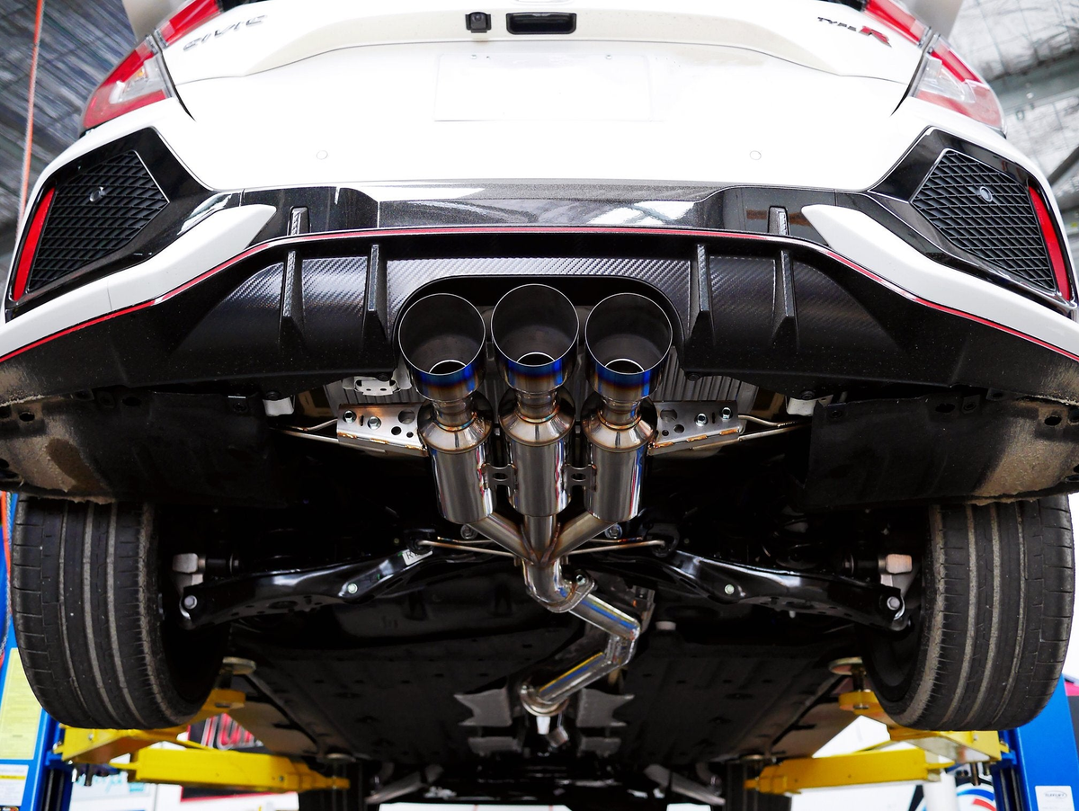 Invidia 2017 Honda Civic Type-R Gemini/R400 Full 76mm Exhaust w/Front Pipe and Titanium Tips