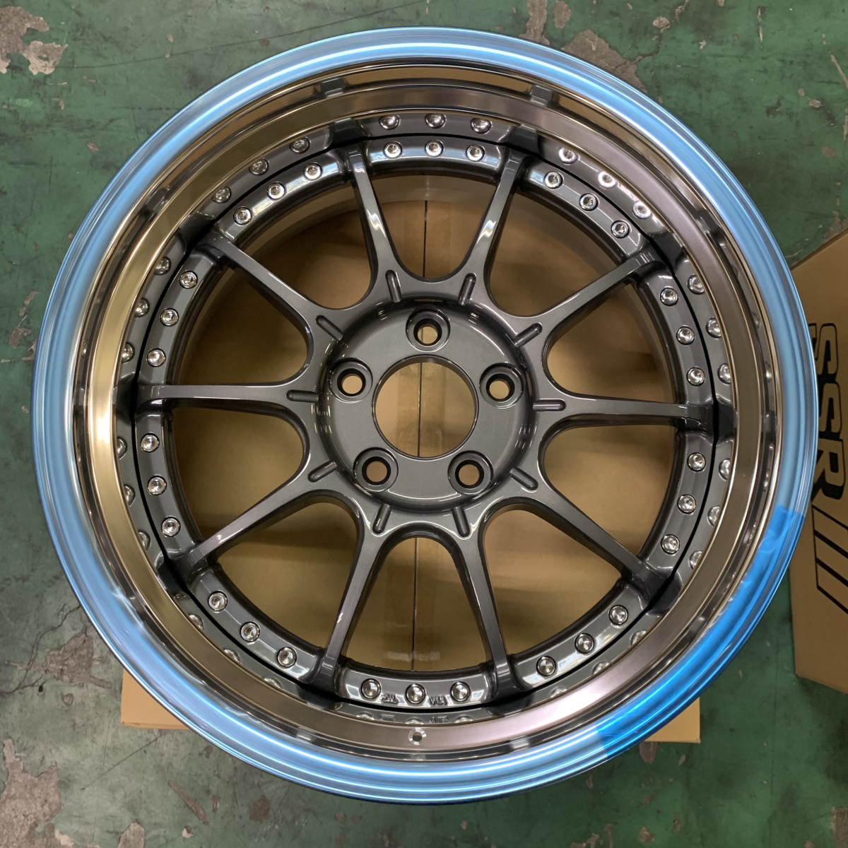 SSR Professor SP5 18x10.5 +22 MD 5/114.3 Gunmetal Wheel