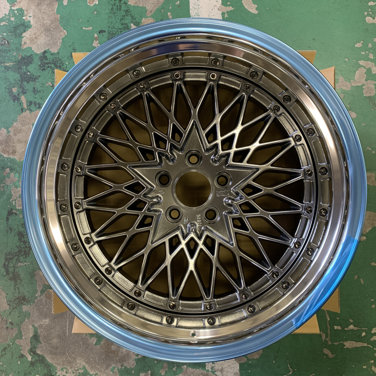SSR Formula Mesh 14x9 -28 4x114.3 *Silver Wheel